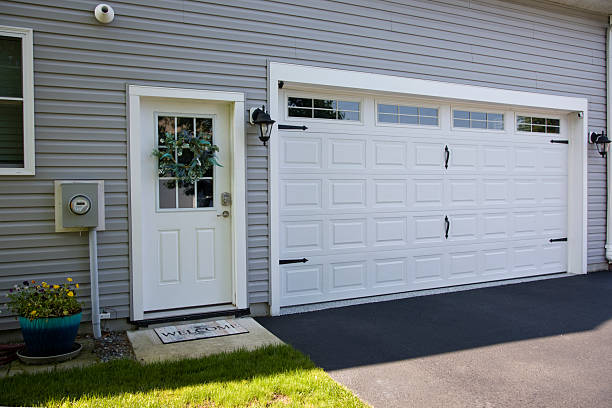 24/7 Emergency Garage Door Panel Replacement experts in Mercer Island, WA